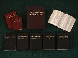Nieuwe-Wereldvertaling van de Heilige Schrift in diverse talen, waaronder Nederlands